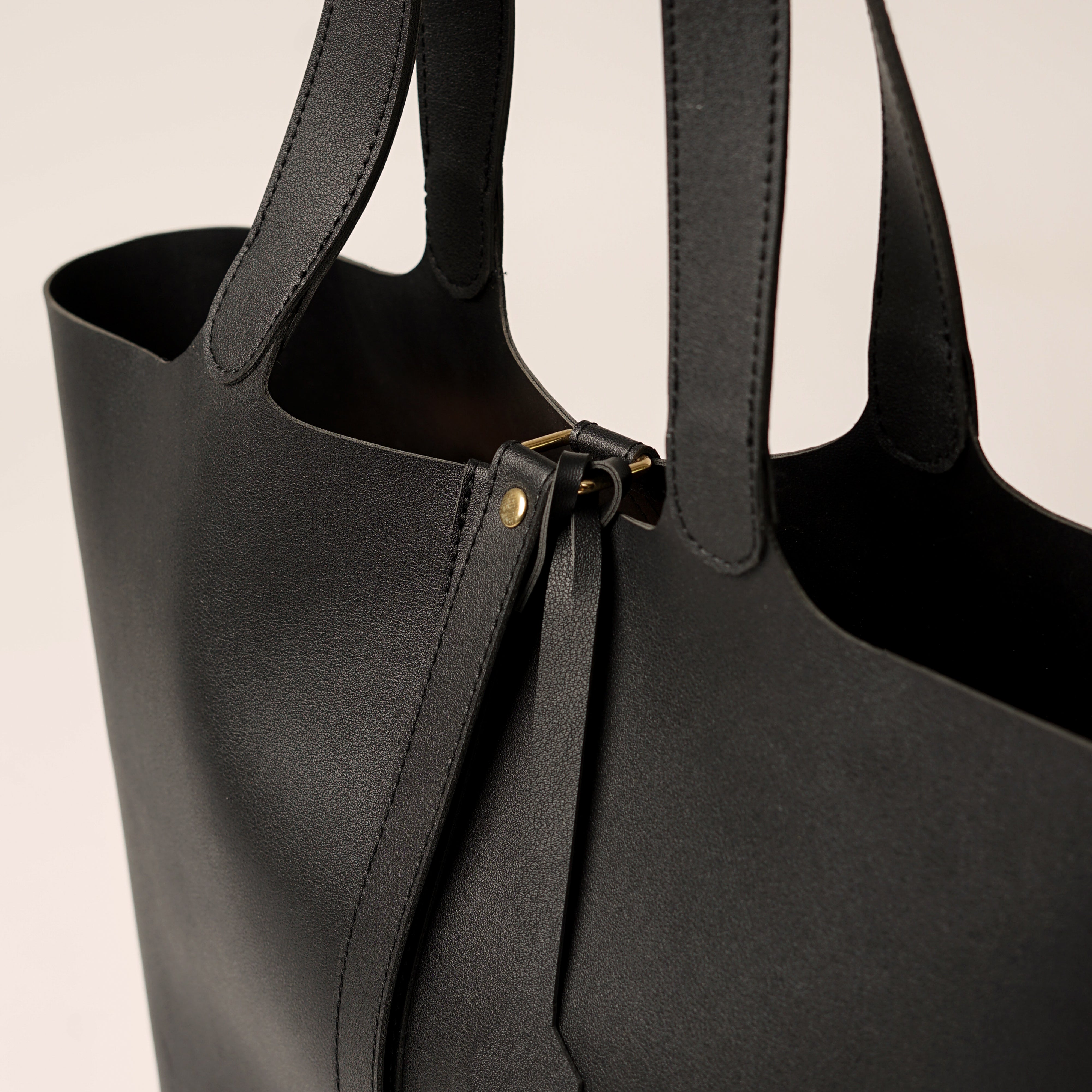 Bucket Tote - Black